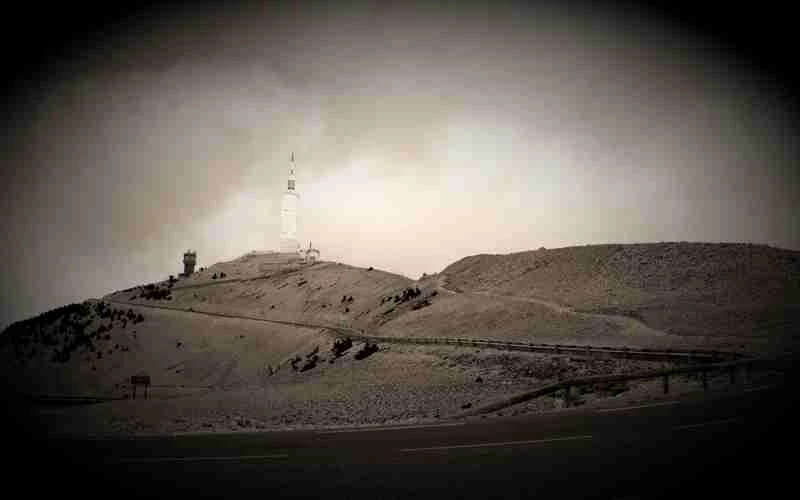 Α.Τ.Ι.Α. πάνω από το Αστεροσκοπείο του Όρους Ventoux της Νότιας Γαλλίας, το 1954…